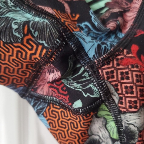 Lululemon Speed Up Tight *Full-On Luxtreme 28"
Zen Clash Multi - Picture 8 of 14